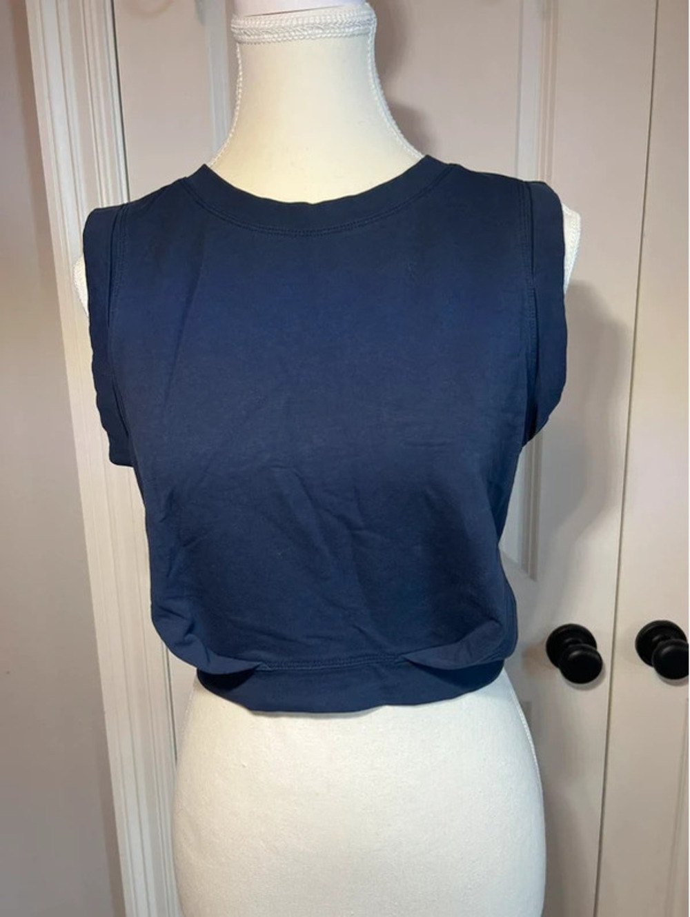 Arrive Guide Navy Blue sleeveless athletic crop top